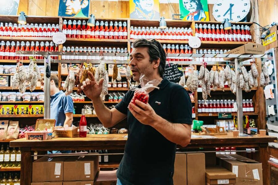 Lyon: Vieux Lyon Food Tasting Walking Tour - Key points before you book