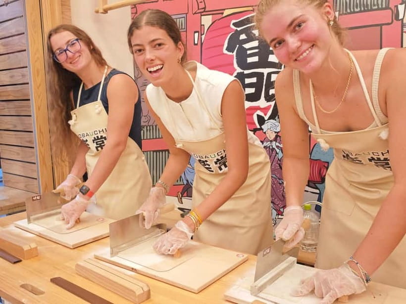 Made from flour in 30min! Ramen-noodle Making Experience! - The 30-minute noodle-making lesson