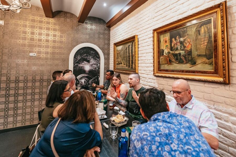Madrid: Food & Wine Tour with 10 Tapas & 4 Drinks Included - What you are likely to eat