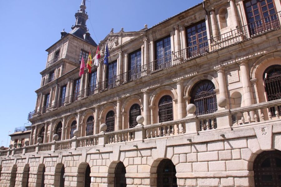 Madrid: Full-Day Guided Tour of Toledo with Cathedral Visit - Toledo Cathedral is the tour’s grand finale