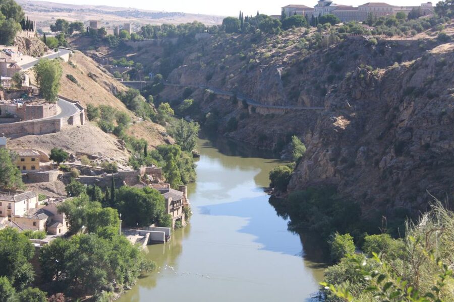 Madrid: Full-Day Guided Tour of Toledo with Cathedral Visit - What the walking is really like