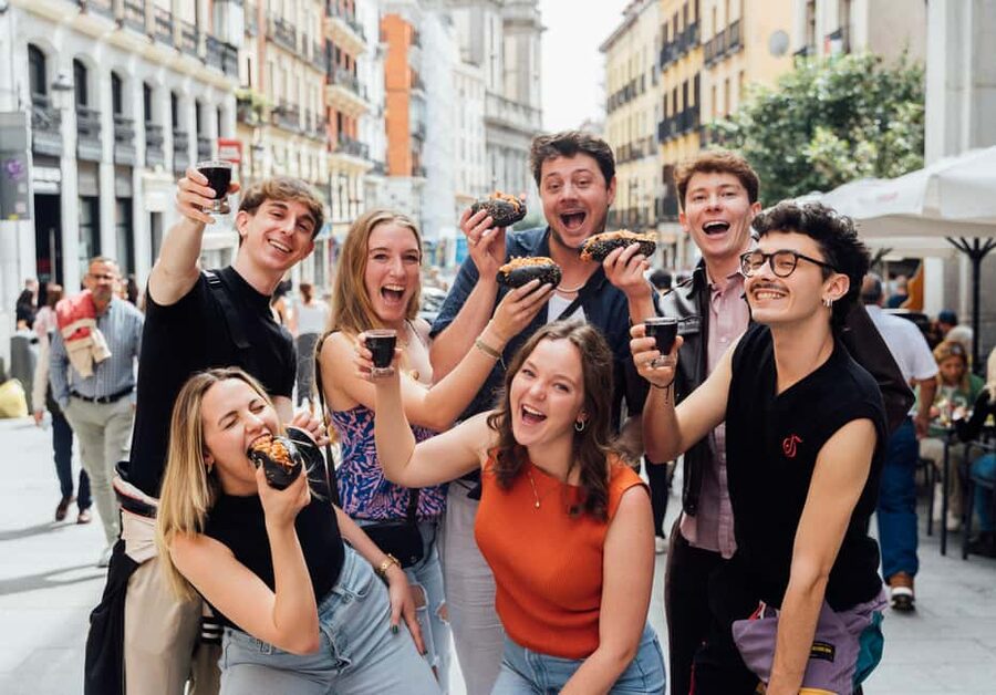 Madrid Guided Food Tour with Tapas and Spanish Wine - Sol and Madrid Centro: history between the bites