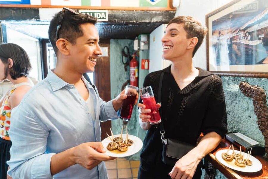 Madrid: Guided Food Tour with Tapas Tastings and Drinks - Key points at a glance
