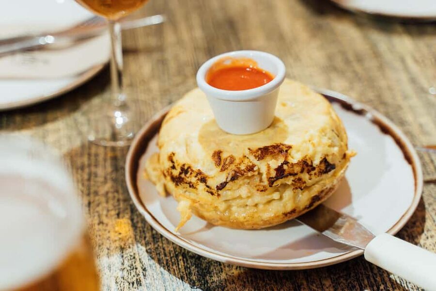 Madrid: Guided Food Tour with Tapas Tastings and Drinks - Drinks that explain Madrid’s social habits