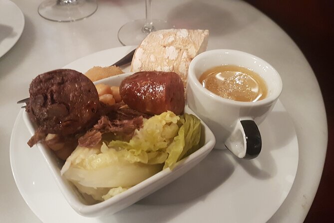 Madrid Small Group Tapas Tour at 4 Venues -Lunch or Dinner - First plates, Spanish wine, and a taste of the regions