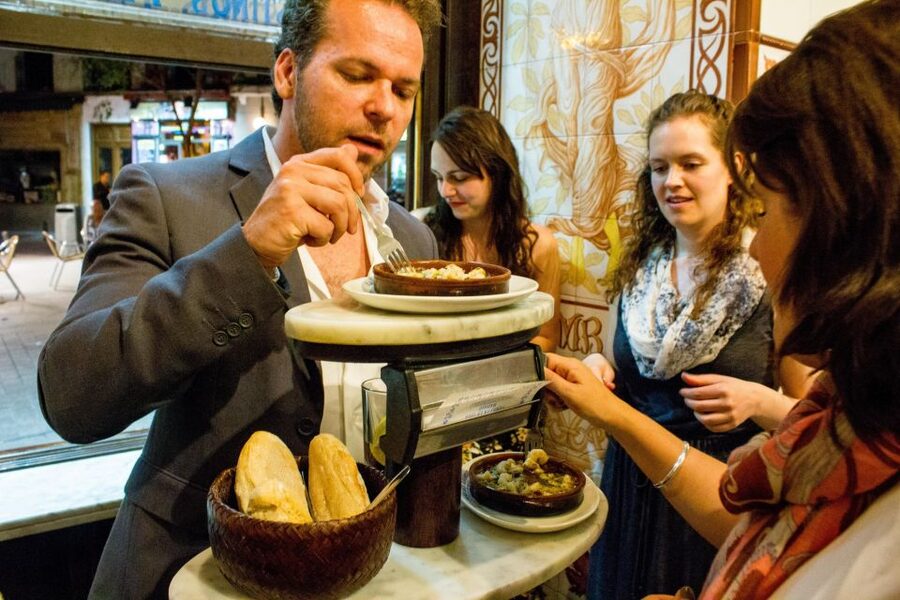 Madrid: Tapas & Wine Tasting Tour with Local Guide - Why this tour works as a first Madrid evening