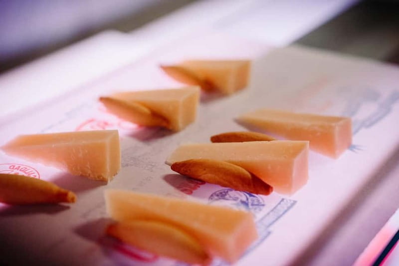 Madrid: Ultimate Food Tour of Local Markets & Tapas - Casa González and the story behind the cheese