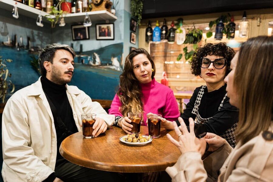 Malaga: Food Tour with Local Guide, Tapas, and Drinks - Key things to know before booking