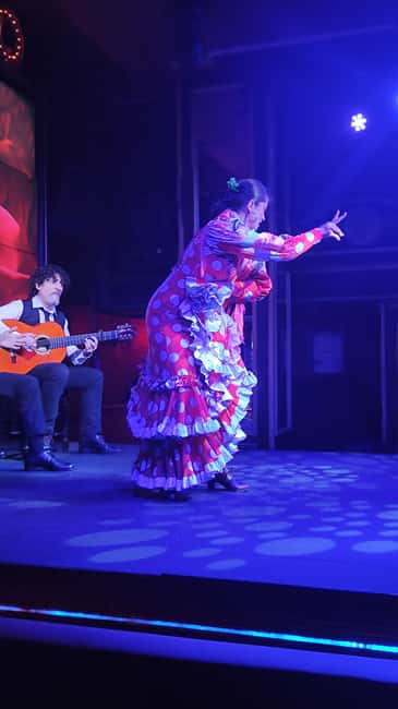 Malaga: PREMIUM TAPAS TOUR Paella, Tapas, Winery & Flamenco - Start with wine at Antigua Casa de Guardia
