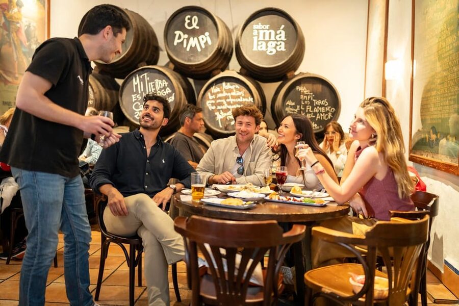 Málaga: Tapas, Wine & Rooftops Private Tour - Starting on Alameda Principal