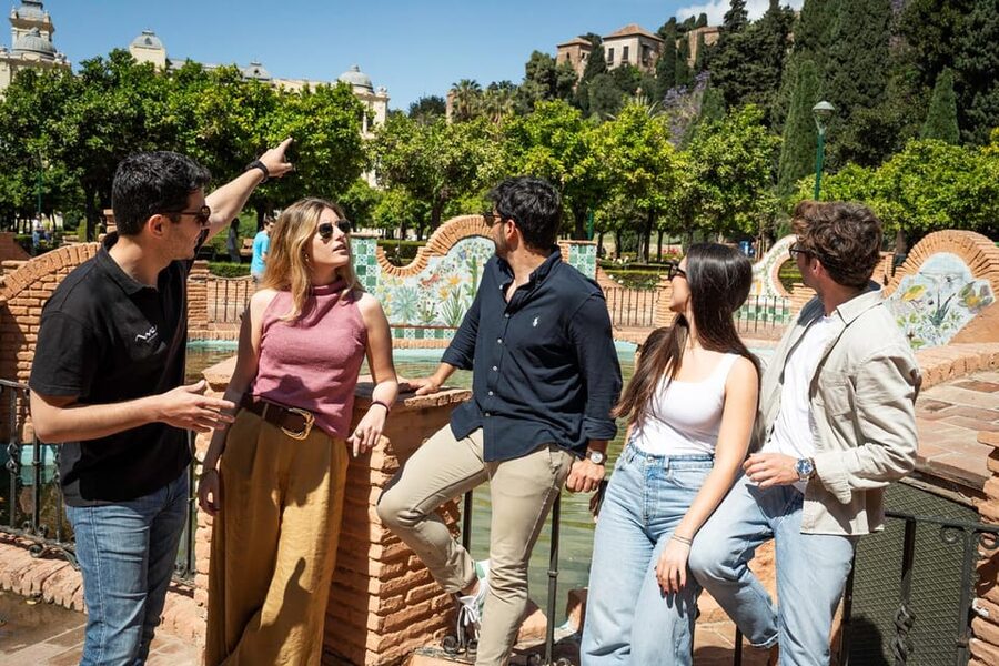 Málaga: Tapas, Wine & Rooftops Private Tour - The rooftop drink is more than a final bar stop