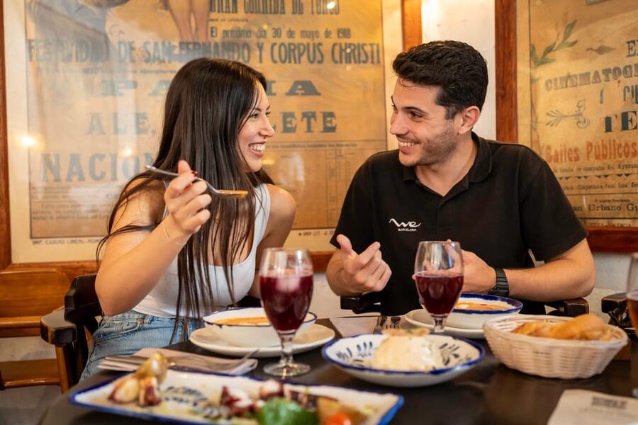 Málaga: Tapas, Wine & Rooftops Private Tour - Who will enjoy this Málaga evening most?