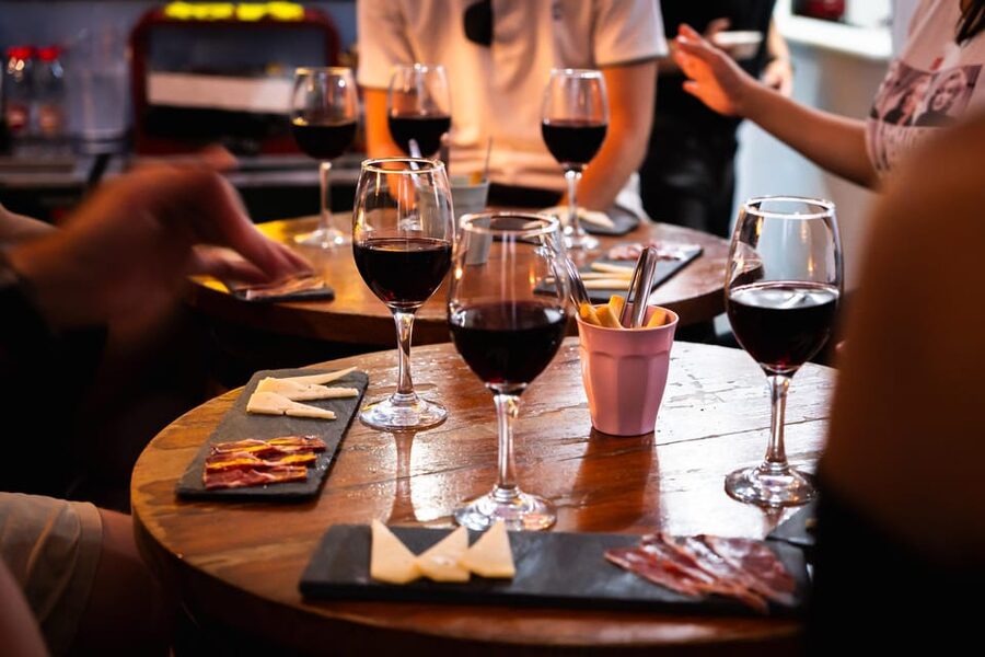 Malaga: Wine and Tapas Tour with Tastings and Drinks - Why this Malaga food tour works well