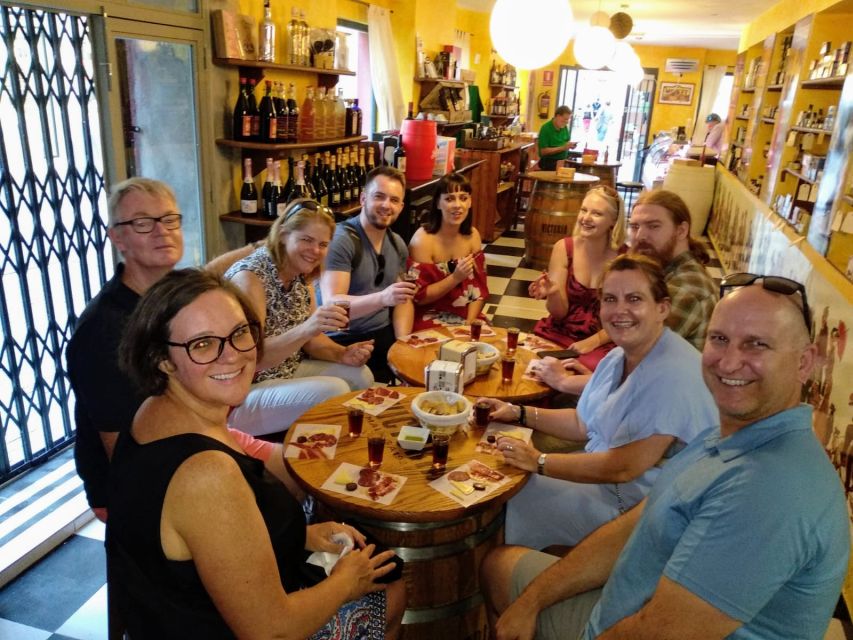 Málaga: Wine & Tapas Tour - The Guides Make the Difference