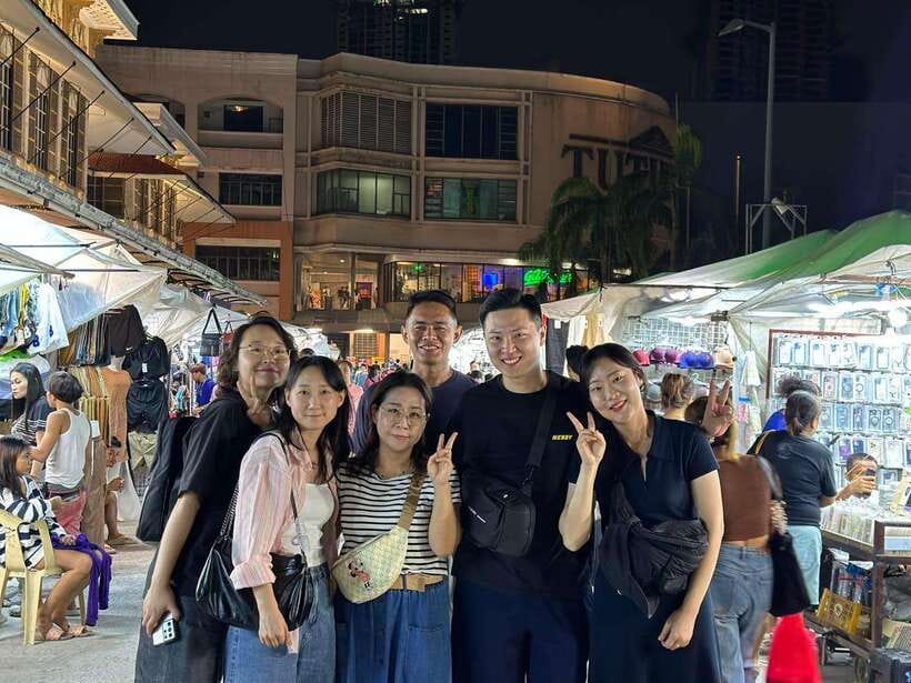 Manila Street food and Night Market Tour - Riding a tuktuk or jeepney between food stops