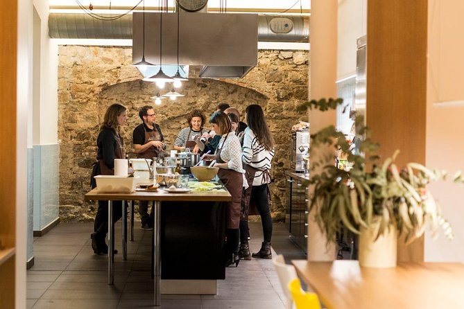 Market Gourmet Visit and Spanish Culinary Experience in Barcelona - Key points at a glance