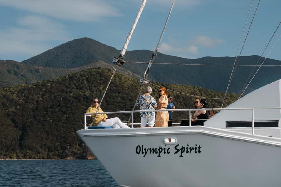 Marlborough: Full-Day Wine and Seafood Tour with Cruise - Starting in Blenheim at 9:15 or 9:30