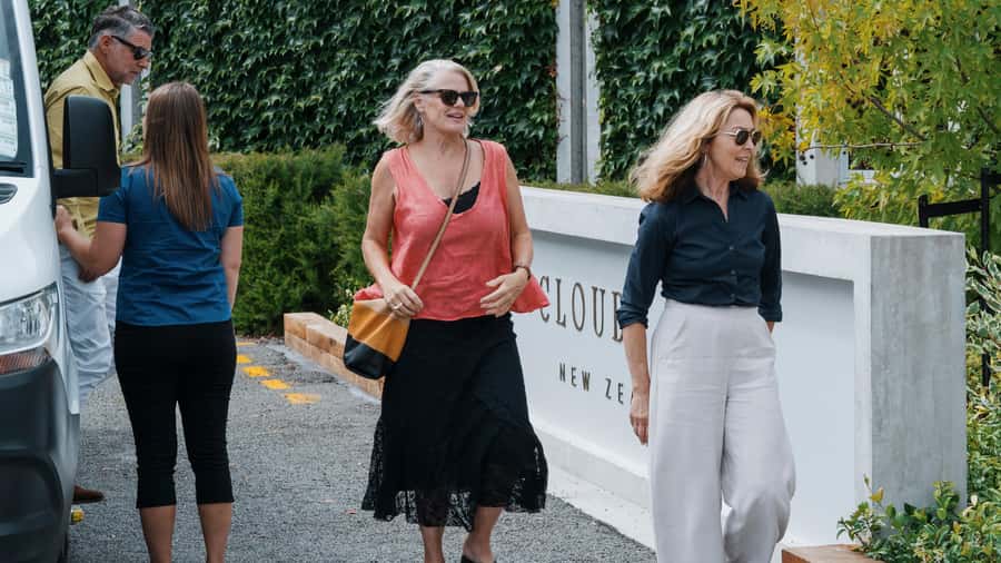 Marlborough: Full-Day Wine and Seafood Tour with Cruise - The seafood is the afternoon highlight
