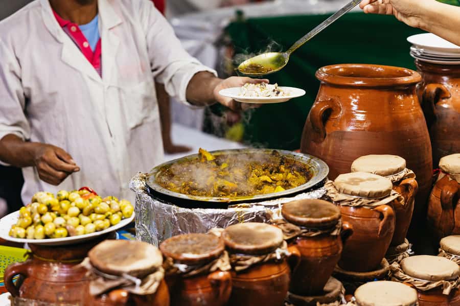Marrakech: Street Food Tour by Night - Shared group or private tour?