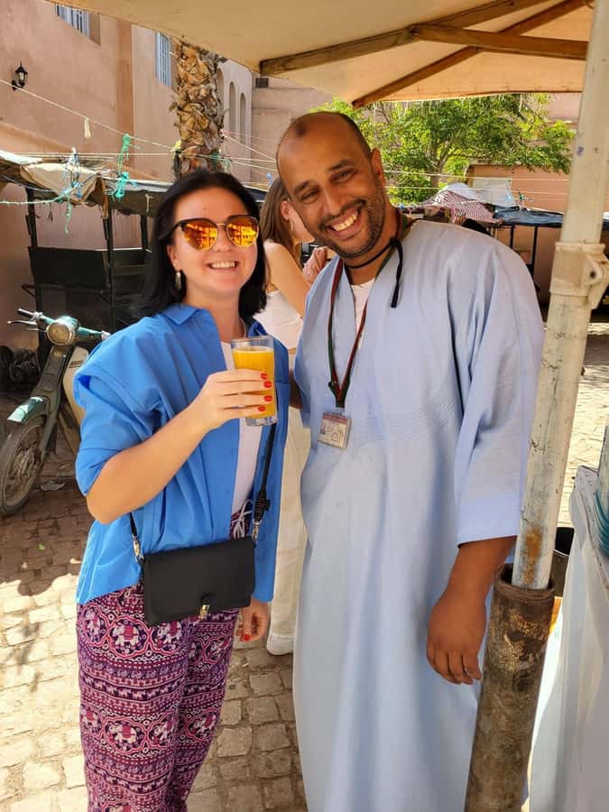 Marrakesh: Guided Street Food Tasting by Locals - Meeting at Cafe de France and entering Jemaa el-Fnaa