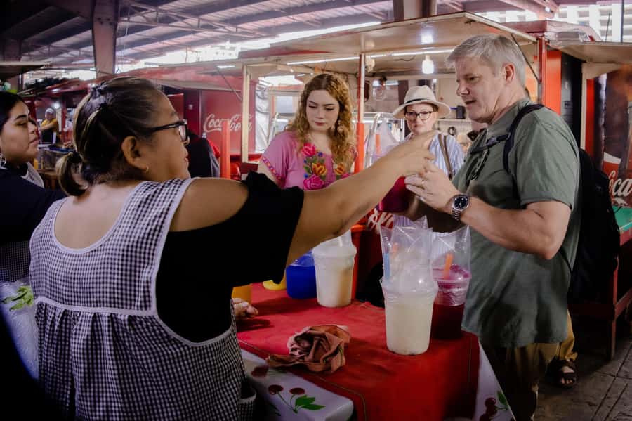 Mérida: Food tour of typical Yucatecan cuisine. - Starting in central Mérida at the market entrance