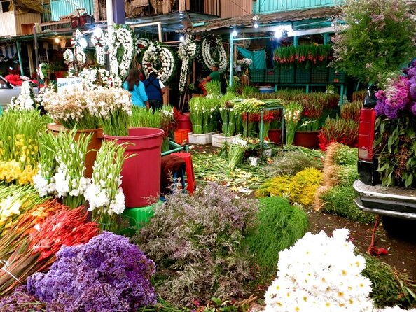 Mexico City: Hidden Markets, Street Food & Salsa-Making Tour - Mercado Jamaica: flowers, produce, and food