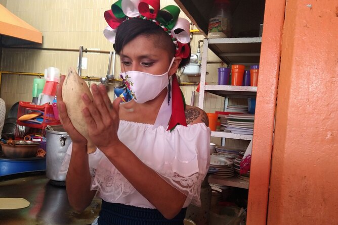 Mexico City: Hidden Markets, Street Food & Salsa-Making Tour - Guide quality can shape the whole morning