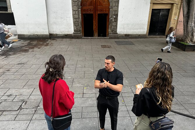 Mexico City Historical Centre Food Tour with 7 Authentic Tastings - First bites around Plaza Comercial Pino Suárez