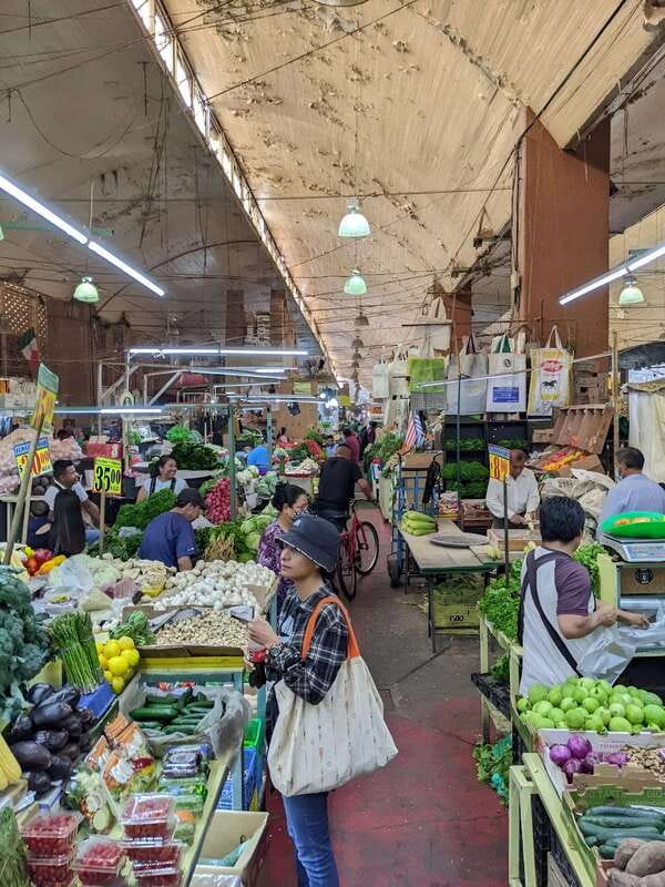 Mexico City: Mystic Markets La Merced & Sonora Culinary Tour - The value of a guide inside a giant market