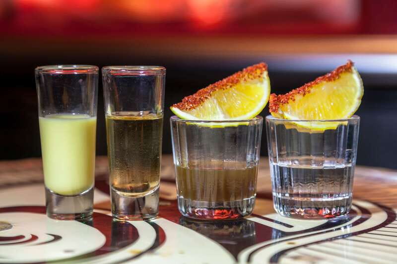 Mexico City: Tacos & Mezcal Night Food Tour - Guides, group size, and the social side