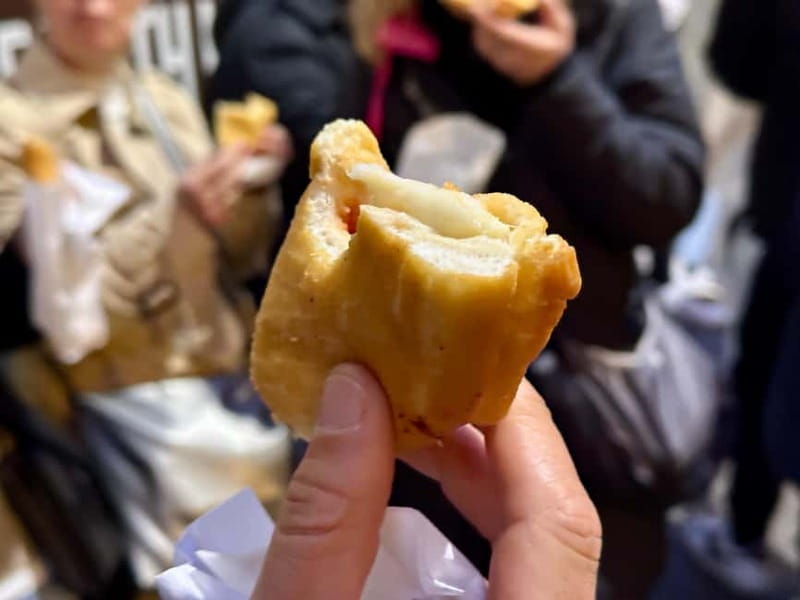 Milan: Delicious Food Tour and City Center Sightseeing - Why the guides make a difference