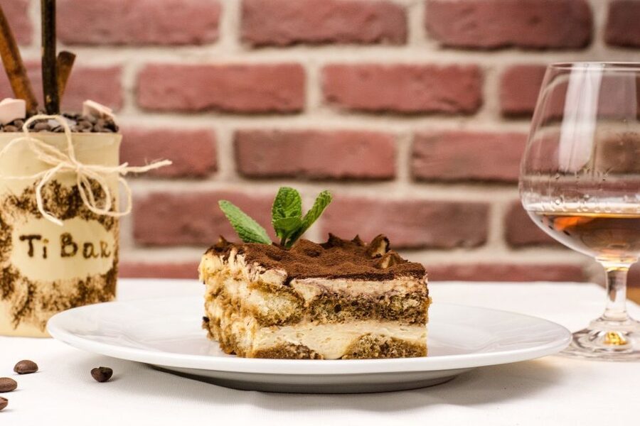 Milan: Food and Wine Experience - Walking Through Navigli Between Food Stops
