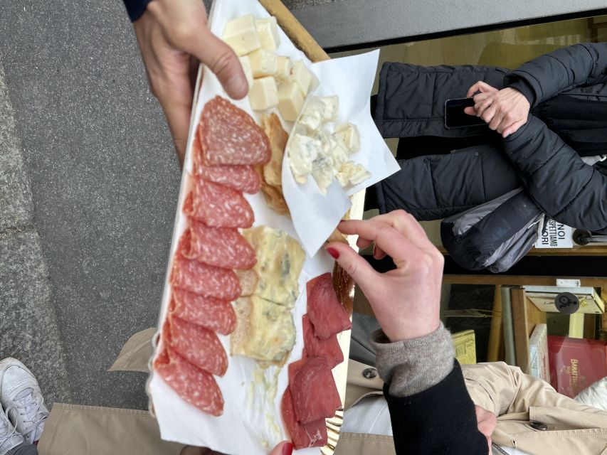 Milan: Guided Street Food Walking Tour with Food Tasting - Guides, language, and group experience