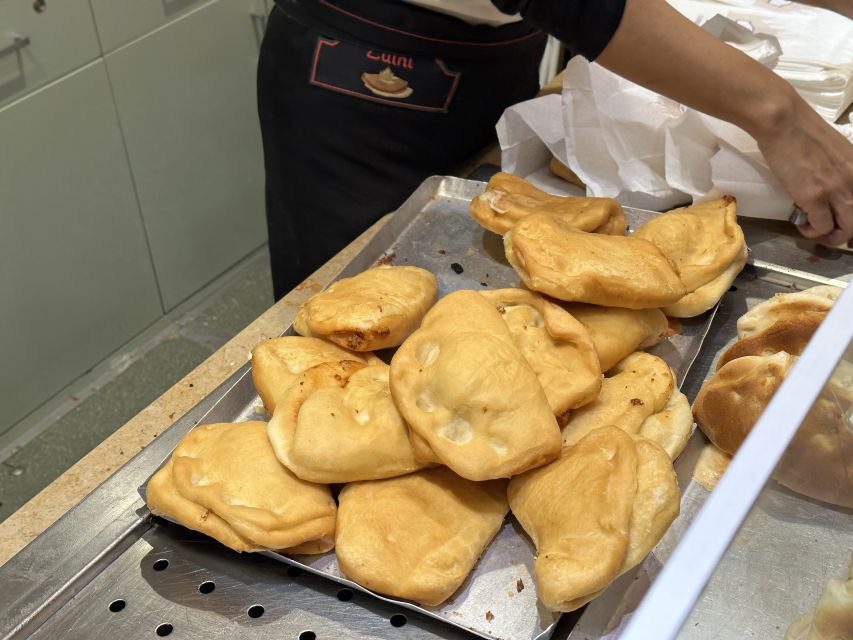 Milan: Guided Street Food Walking Tour with Food Tasting - Arancini, fried specialties, and a Milanese pastry finish