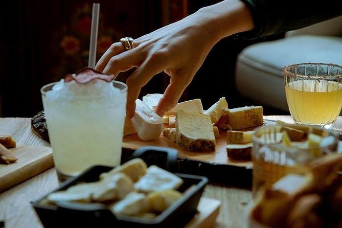 Milan: Sunset Navigli Food & Drinks Tour by Do Eat Better - The guides make a real difference
