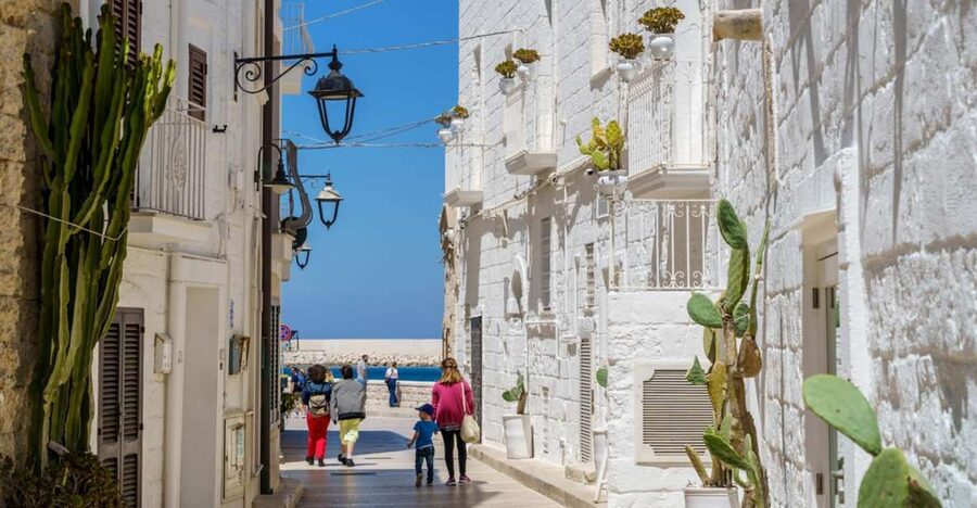 Monopoli: Walking Street Food Tour - Why this tour works so well in Monopoli