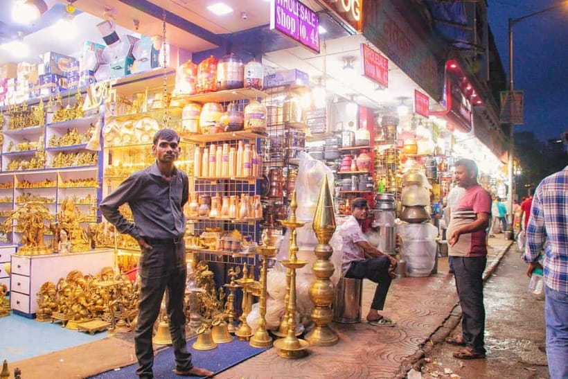 Mumbai: Street Food and Night Markets Tour - Taj Icecream provides the sweet finish