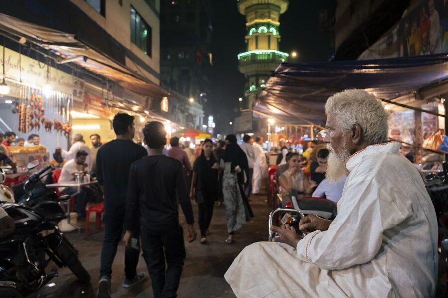 Mumbai: Street Food Tour - Desserts at Zam Zam Sweet & Bakery