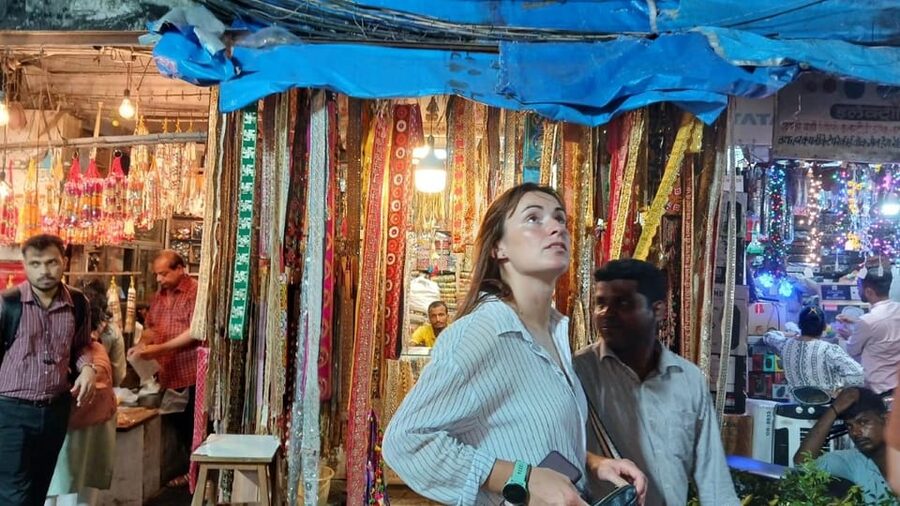 Mumbai Street Food Tour with Evening Bazaar Walk - Who Should Book This Evening Food Tour?
