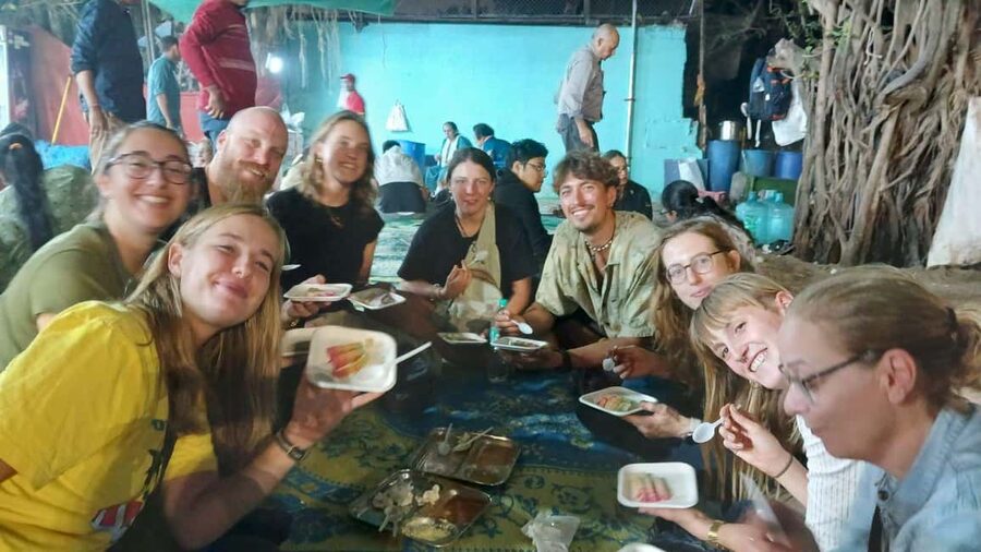 Mumbai Street Food Tour with Evening Bazaar Walk - The Train and Black Cab Add Local Context