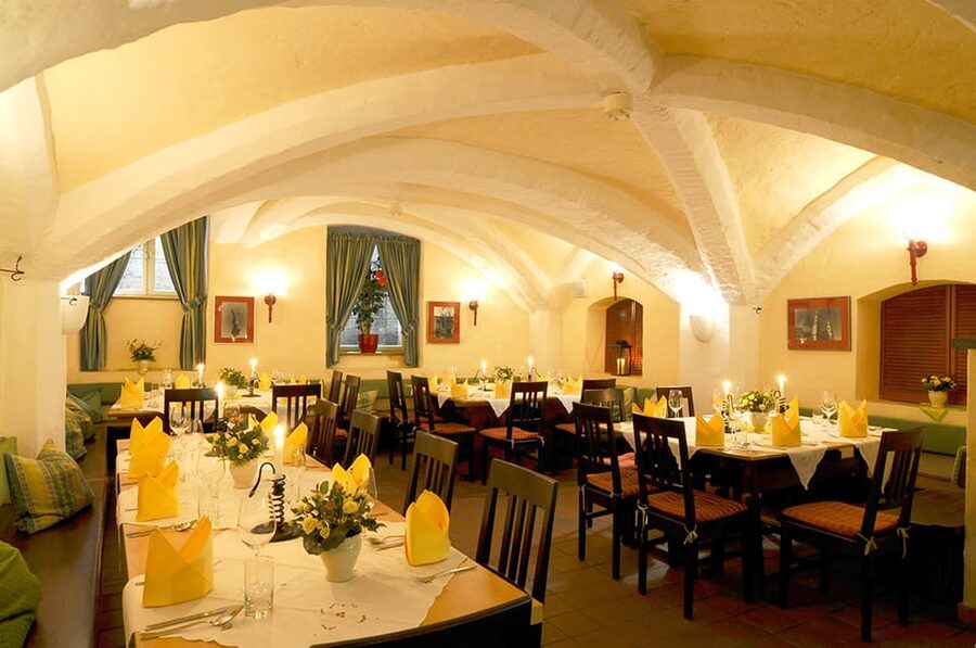 Munich: 3-Hour Culinary Nightwatch Tour - Salvatorkirche and the Theatine Church