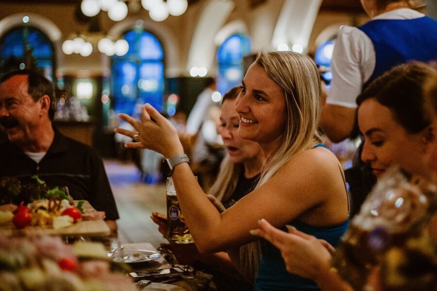 Munich: Beer and Food Tour with Dinner & Oktoberfest Museum - Key points at a glance