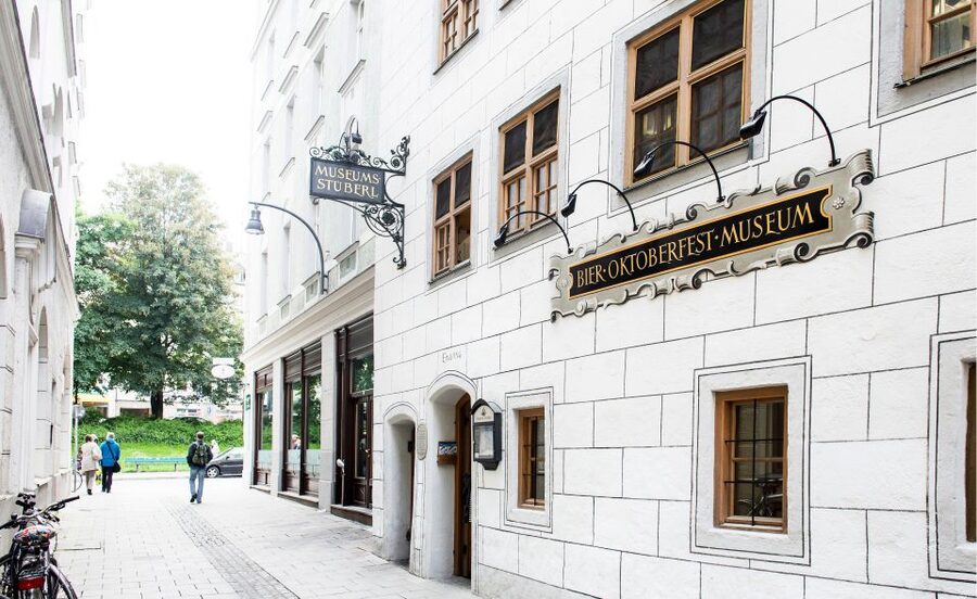 Munich: Guided Food Walking Tour with Beer Tasting - What the two-hour schedule really means