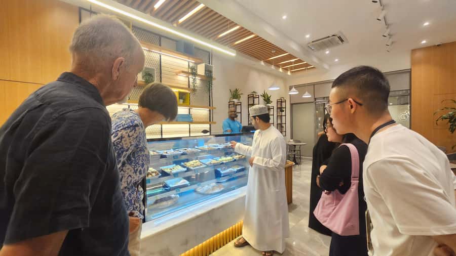 Muscat: Omani Food Tour with Shuwa & Halwa - Stop two: halwa and coffee after the main dish