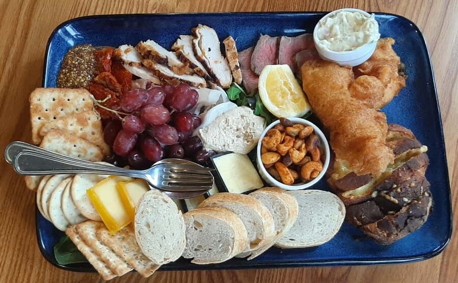 Napier: Winery + Gin Tasting Tour with Lunch Thu Fri Sat - Key points to know before booking