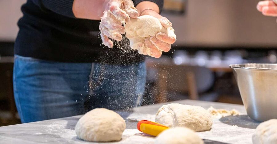Naples: Authentic Neapolitan Pizza Making Class - Arriving at the central Naples meeting point