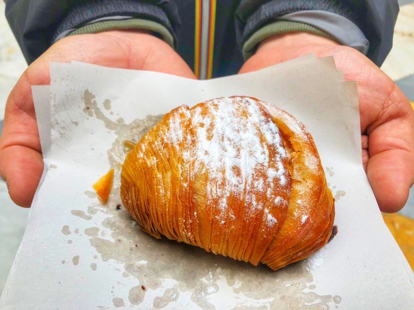 Naples by Night: Food and Wine Walking Tour with Local Guide - Pizza Margherita in Its Home City