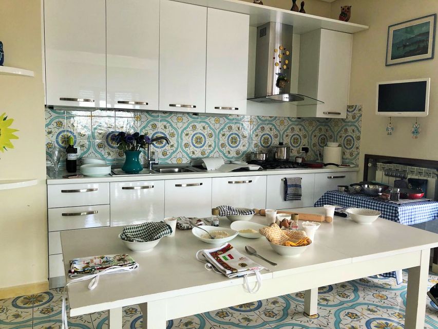 Naples: Fresh Pasta Cooking Class and Dinner with a Local - Key points to know before booking