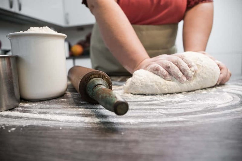 Naples: Premium Pizza Class From Dough to Dessert & Wine - Who should book this class?