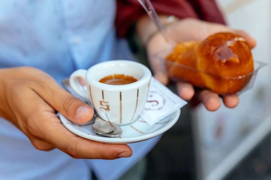 Naples: Private Food Tour – 10 Tastings with Locals - Pignasecca Market and everyday Naples